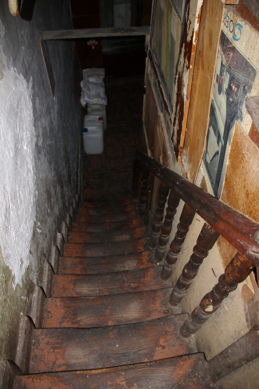 На месте гибели двух человек на Мясницкой нашли незаконную газовую трубу