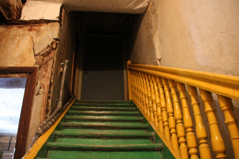 На месте гибели двух человек на Мясницкой нашли незаконную газовую трубу