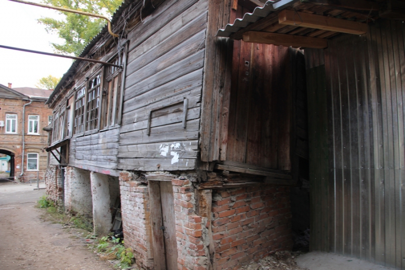 На месте гибели двух человек на Мясницкой нашли незаконную газовую трубу