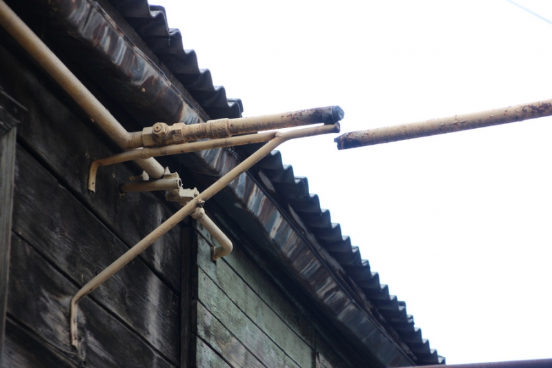 На месте гибели двух человек на Мясницкой нашли незаконную газовую трубу