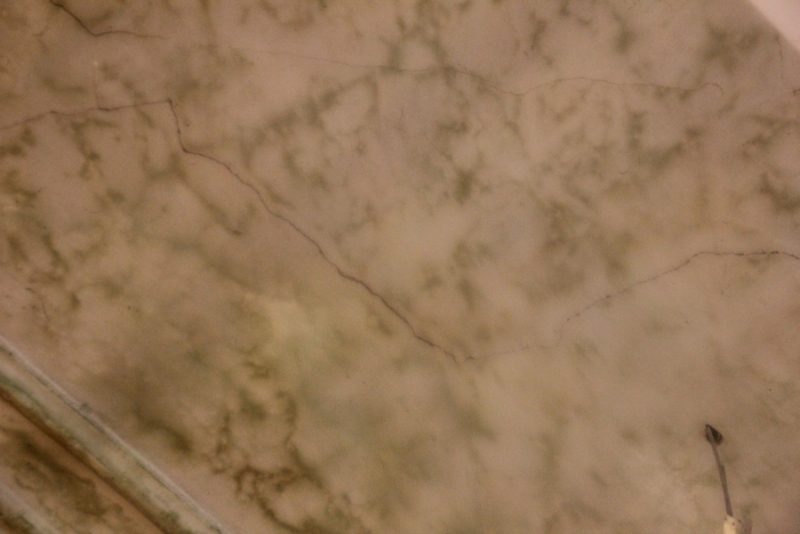 На месте гибели двух человек на Мясницкой нашли незаконную газовую трубу