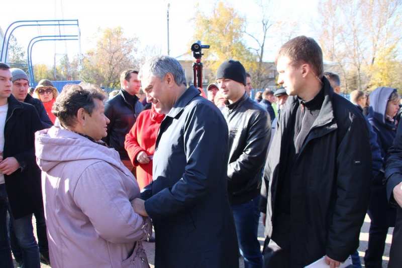 Володин пообещал осмотреть «разваливающуюся» поликлинику в Елшанке