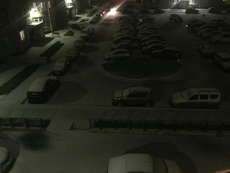 Саратовскую область накрыли зимние осадки, жители начали лепить снеговиков