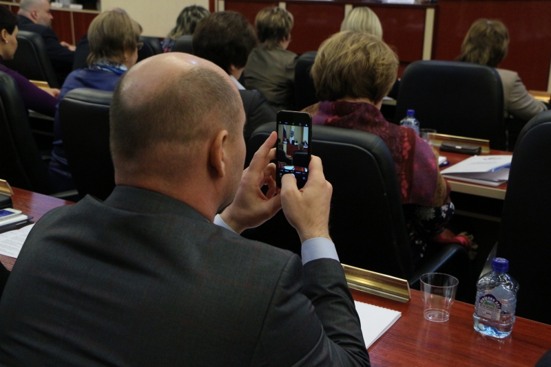 Глава Фонда соцстрахования РФ рассказал о разоблачениях работников через соцсети