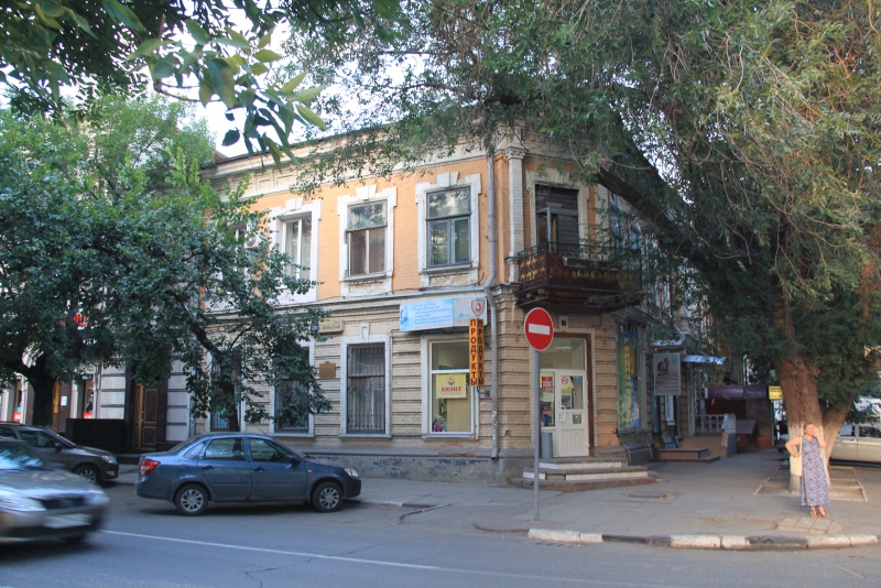 В Саратове с доходного дома Малышева по решению суда сняли кондиционер