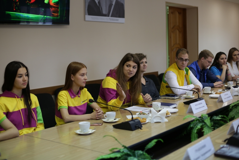 Сергей Наумов встретился с участниками Всемирного фестиваля молодежи и студентов