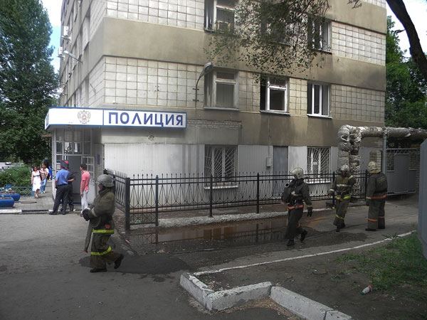 Потушен пожар у здания полиции