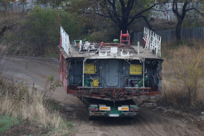 В Парке Победы начался монтаж пожарного теплохода