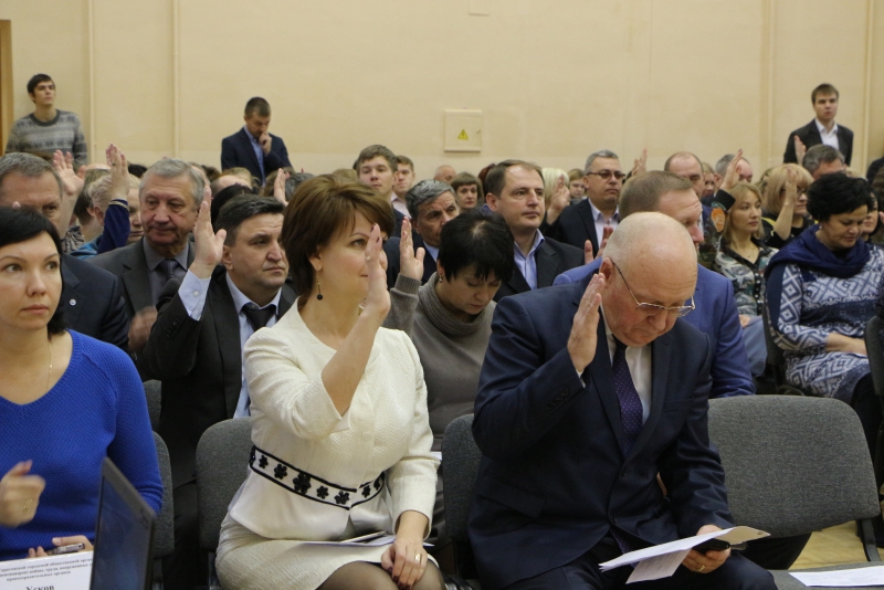 Участники публичных слушаний в считанные минуты поддержали 15 поправок в устав Саратова