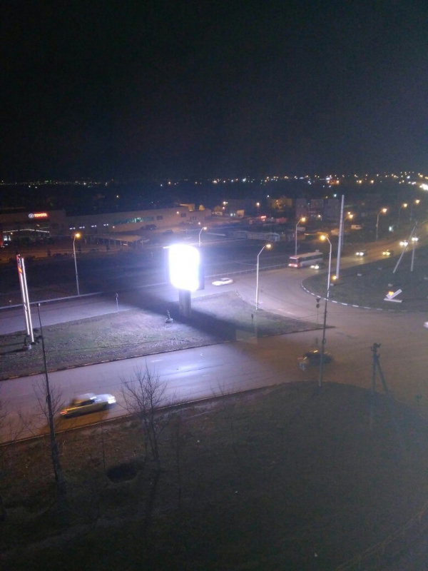 Жители Юбилейного возмутились огромному «сияющему» телевизору