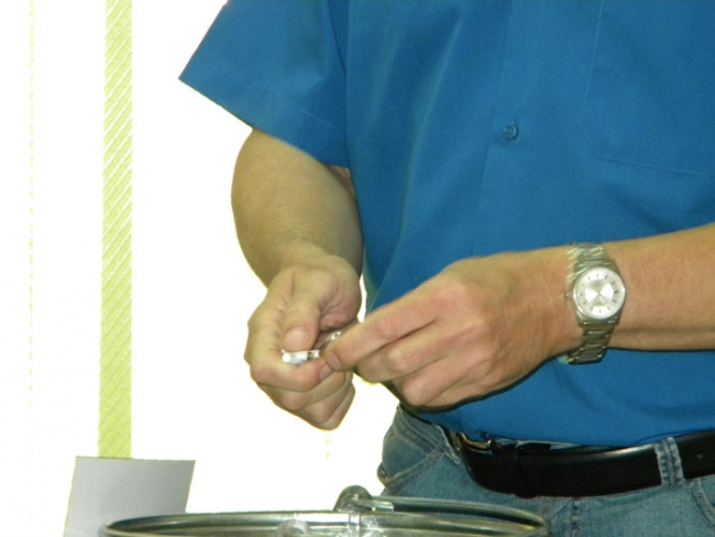 Охранники табачной фабрики отнимали камеру у оператора-общественника