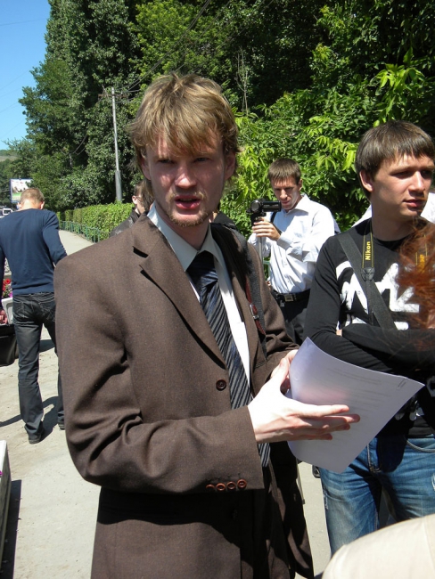 Охранники табачной фабрики отнимали камеру у оператора-общественника