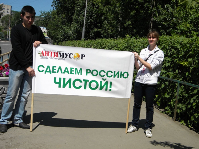 Охранники табачной фабрики отнимали камеру у оператора-общественника