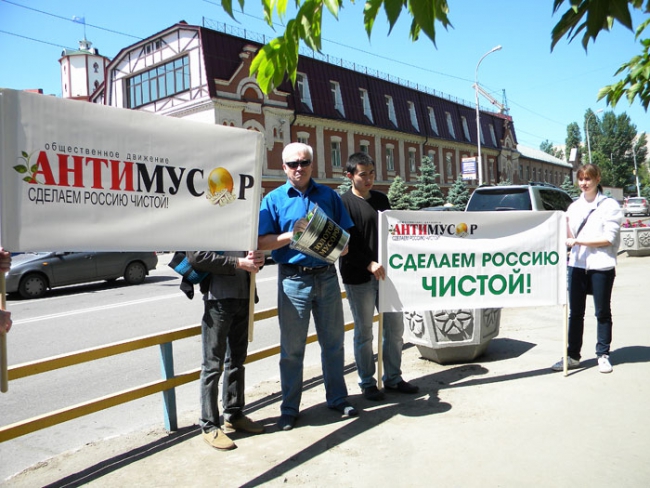 Охранники табачной фабрики отнимали камеру у оператора-общественника