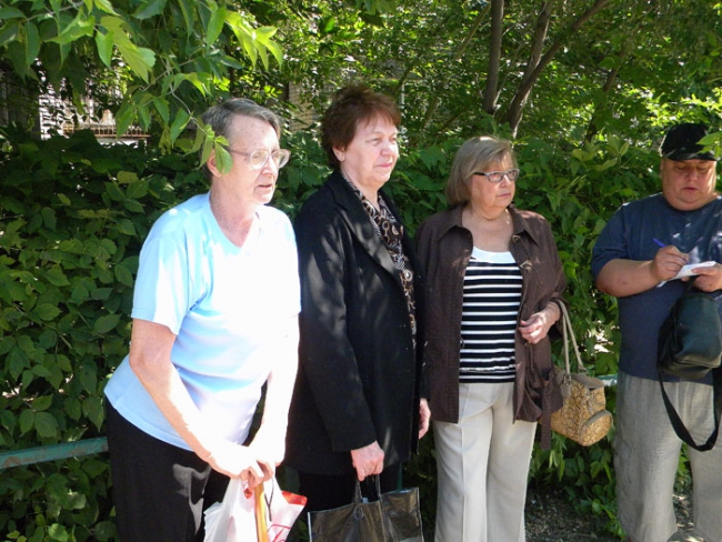 Охранники табачной фабрики отнимали камеру у оператора-общественника