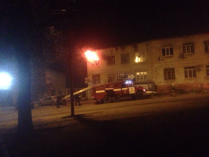 Спасителями детей из горящего дома в Заводском районе оказались полицейские