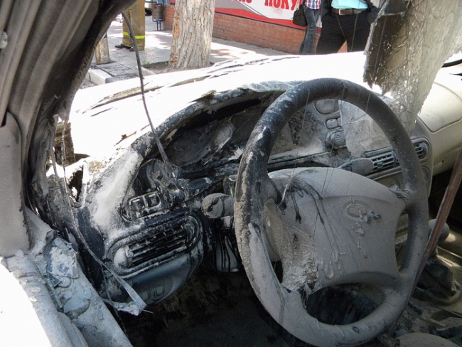 В центре Саратова горит внедорожник