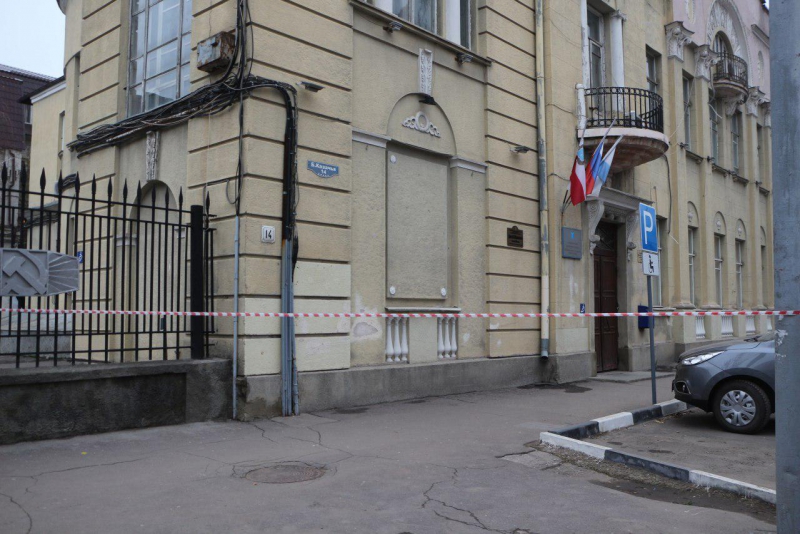 Правоохранители обследуют районные администрации Саратова