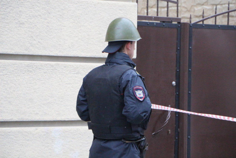 Правоохранители обследуют районные администрации Саратова