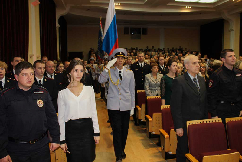 В ГУ МВД наградили особо отличившихся сотрудников полиции