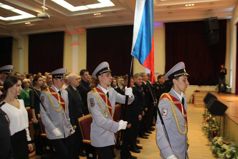 В ГУ МВД наградили особо отличившихся сотрудников полиции