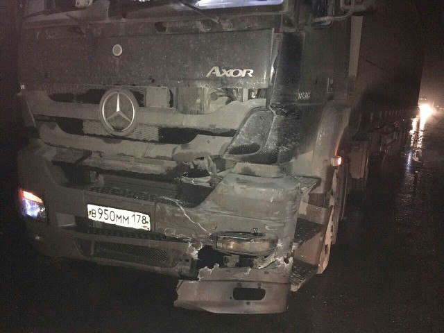 Под Саратовом «ВАЗ» трижды попал в ДТП и стал грудой металла