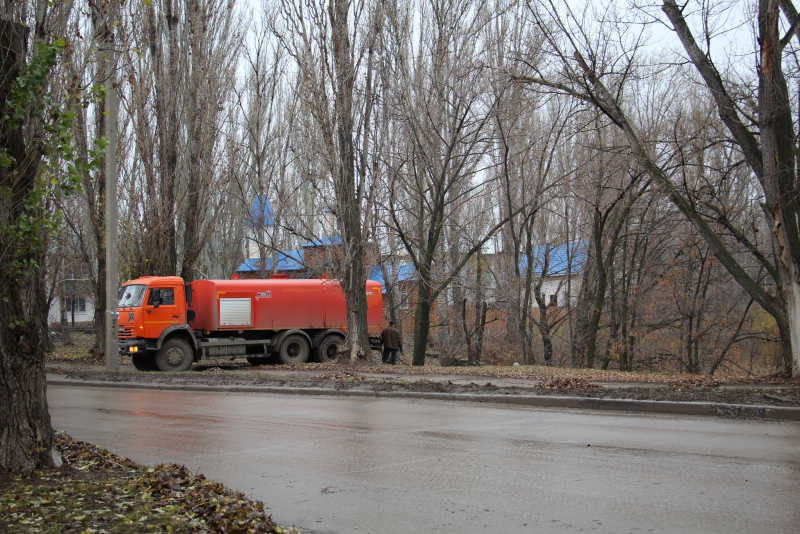 В Балакове коммунальщики приступили к решению проблем «больничных прудов»