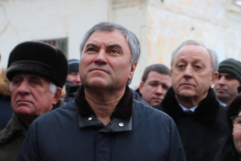 Вячеслав Володин направит 10 млн рублей на строительство дома для переселенцев в Елшанке