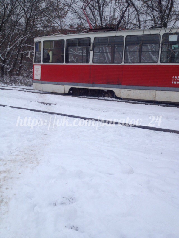 В Ленинском районе сошел с рельсов трамвай