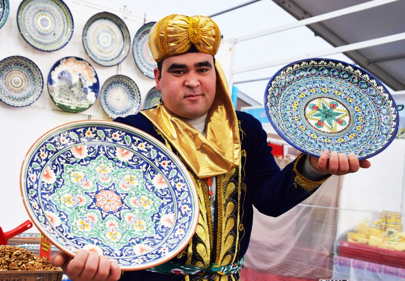 Товары от Сахалина до Краснодара: впервые в Энгельсе открылась «Всероссийская ярмарка»