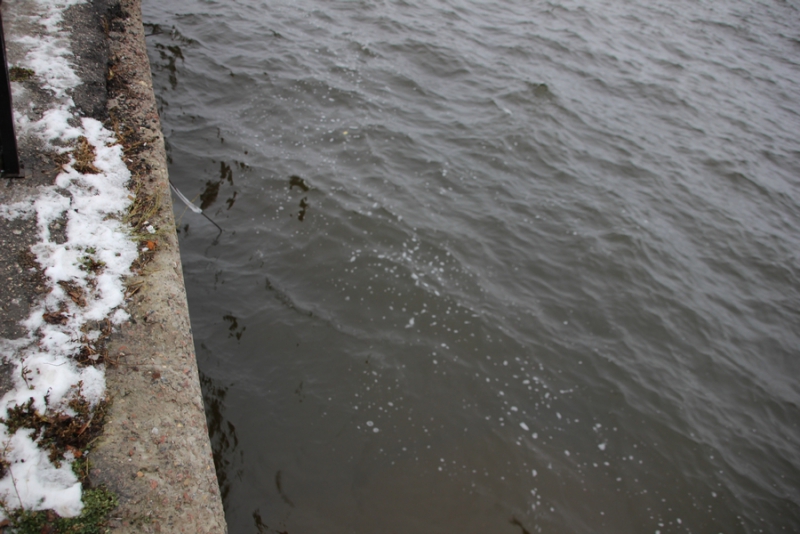 В Саратове восстановили поломанное ограждение на набережной