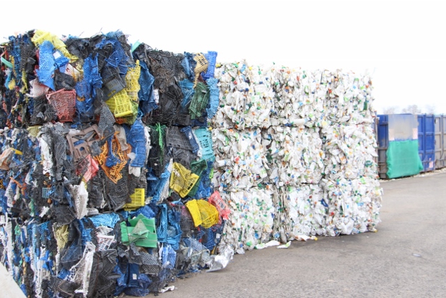 Отбор вторсырья на мусороперерабатывающих заводах области превысил две тысячи тонн