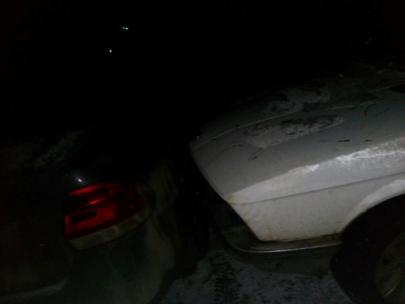 В Ленинском районе «БМВ» сорвался с ручника и врезался в машину