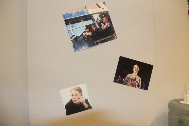 В Саратове Ксению Собчак хотели встретить надписями «Пони не кандидат»