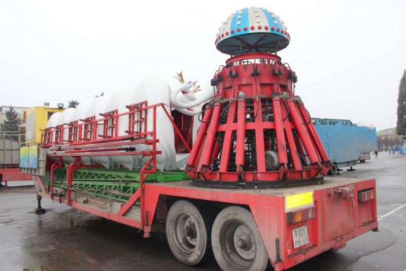 На главную площадь Саратова приехал парк аттракционов