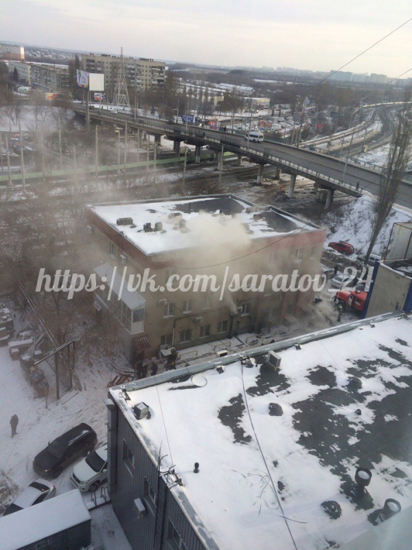 В трехэтажном здании на 3-й Дачной загорелась сауна