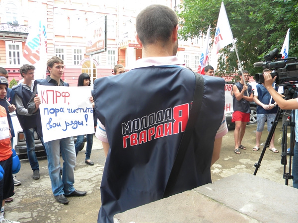 Хаценко привел к КПРФ спортсмена и вызывает на бой Анидалова