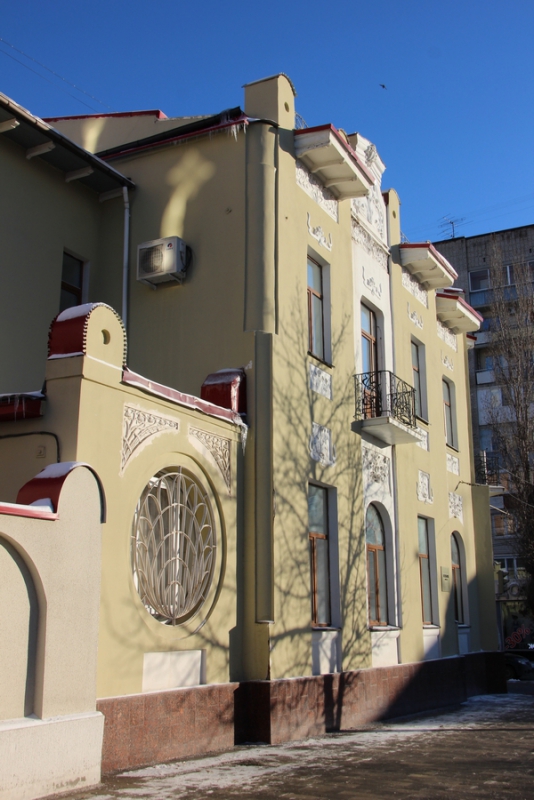 Жители Саратова жалуются на сосульки на пешеходной Волжской