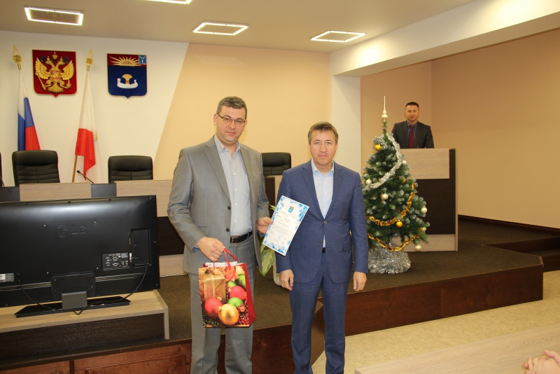 В Балакове наградили победителей конкурса на лучшее новогоднее офомление