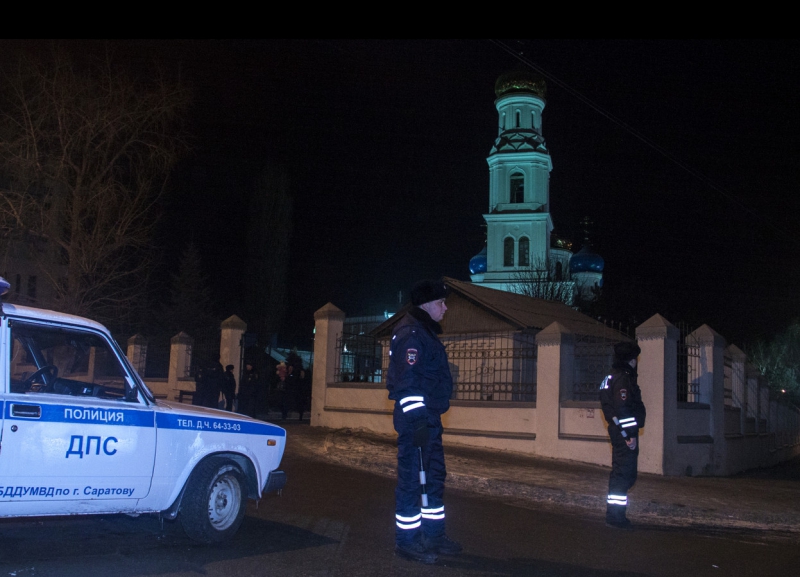 В Саратовской области рождественские богослужения охраняли более 800 полицейских