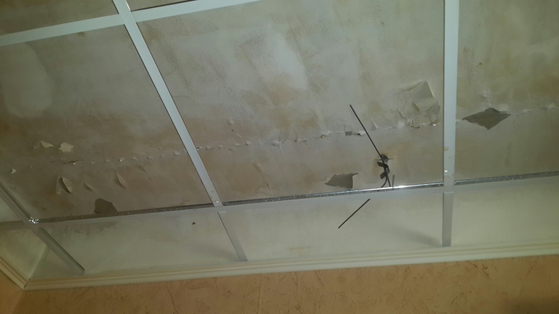 Коммунальное ЧП в Елшанке: Оставшийся без отопления дом еще и залило водой