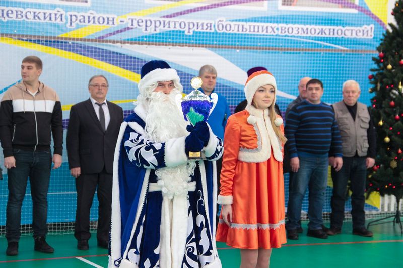 В Татищеве прошел Рождественский товарищеский турнир по волейболу