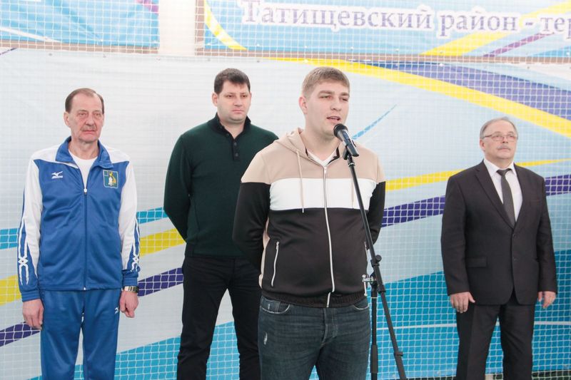 В Татищеве прошел Рождественский товарищеский турнир по волейболу