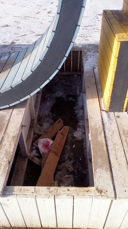 В Саратове с прошлого года не могут починить поломанный арт-объект о любви к городу