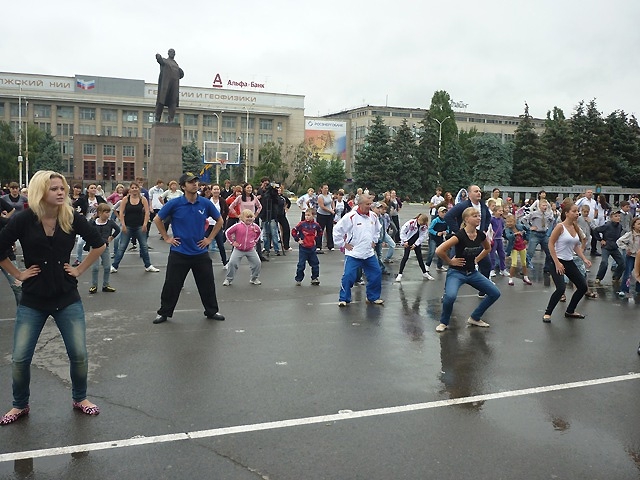 У Александра Ландо болят ноги после утренней зарядки