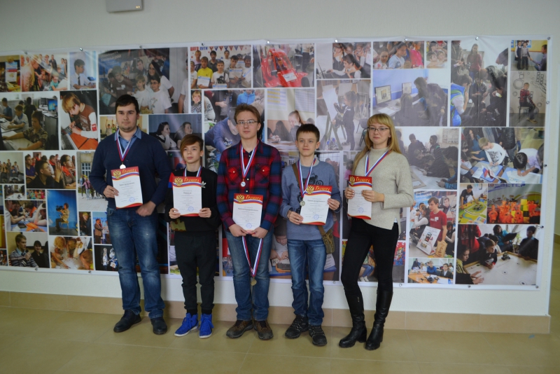 Учащиеся «ТехнариУМа» СГТУ представят регион на всероссийском «РобоФесте-2018»