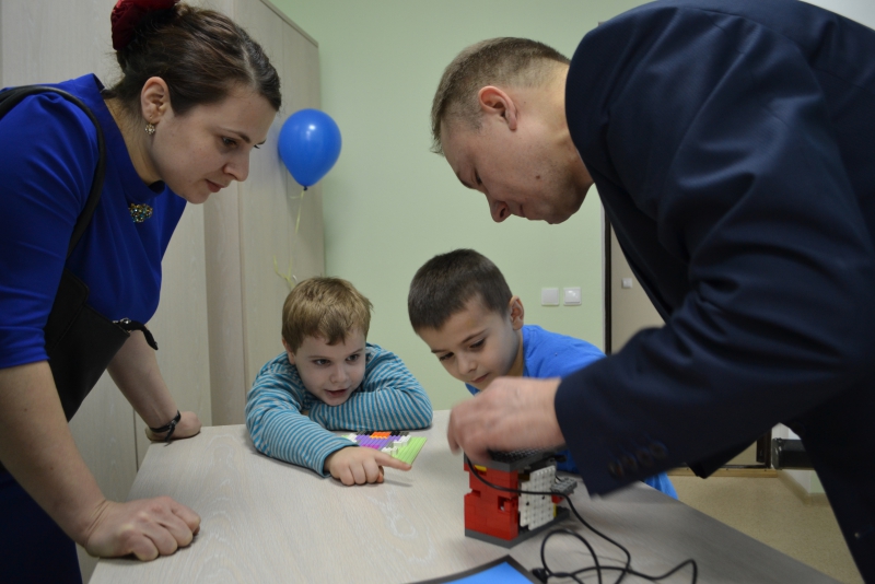 Учащиеся «ТехнариУМа» СГТУ представят регион на всероссийском «РобоФесте-2018»