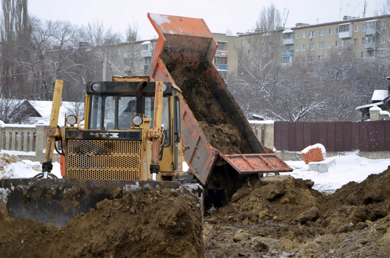 По инициативе Володина в Елшанке возводят дом для переселенцев из аварийного жилья