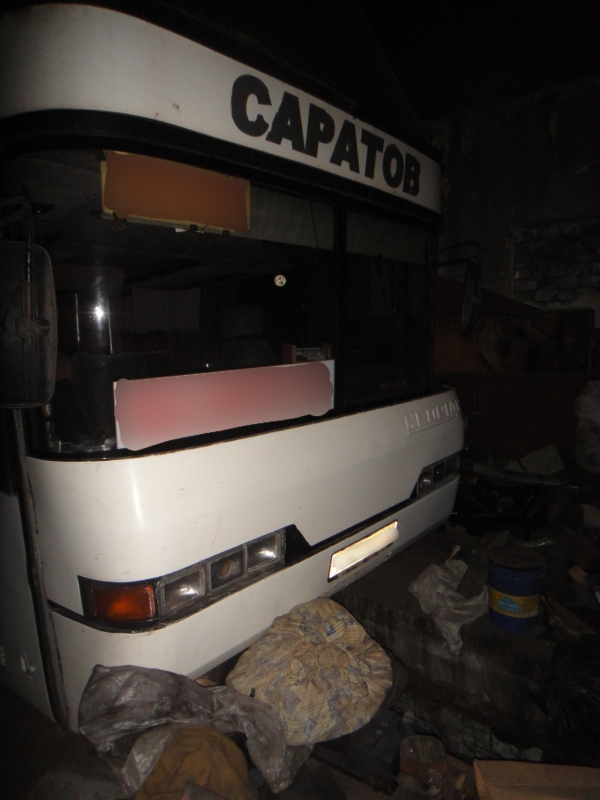 Судебные приставы арестовали у балашовца автобус «Неоплан»