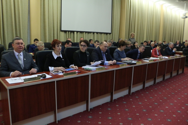 Губернатор посоветовал властям Саратова учиться у МЧС ликвидировать коммунальные аварии